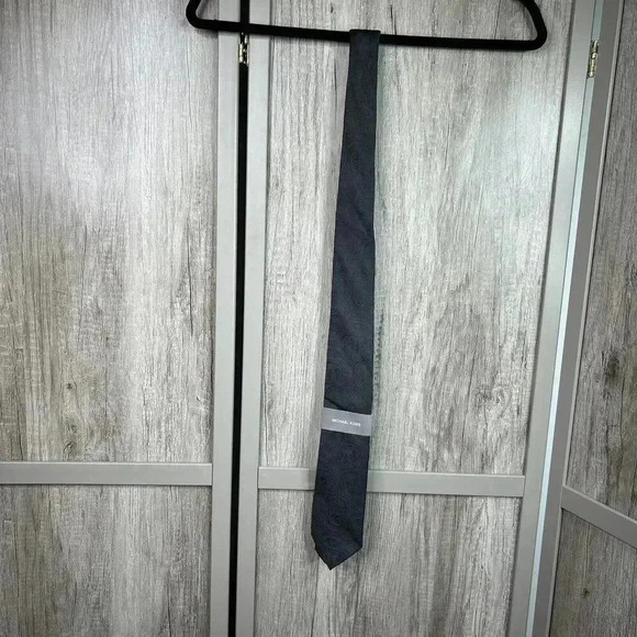 Michael Kors Neck Tie Paisley Embossed 76 x 3 NEW - Picture 3 of 7